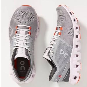 Women’s On Running Cloud X Size 7